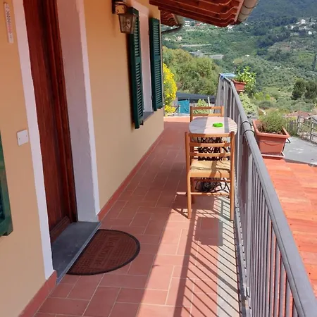 Il Nido Del Viaggiatore בית חווה Vallebona